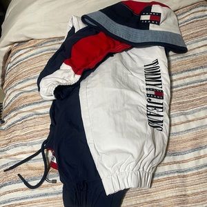 Tommy Hilfiger set with the hat
